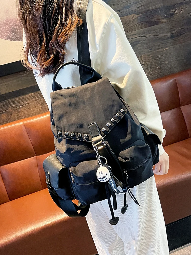 casual-oxford-cloth-flip-cover-commuter-backpack-lightweight-waterproof-travel-bag-for-women-fashionable-nylon-ladies-bag