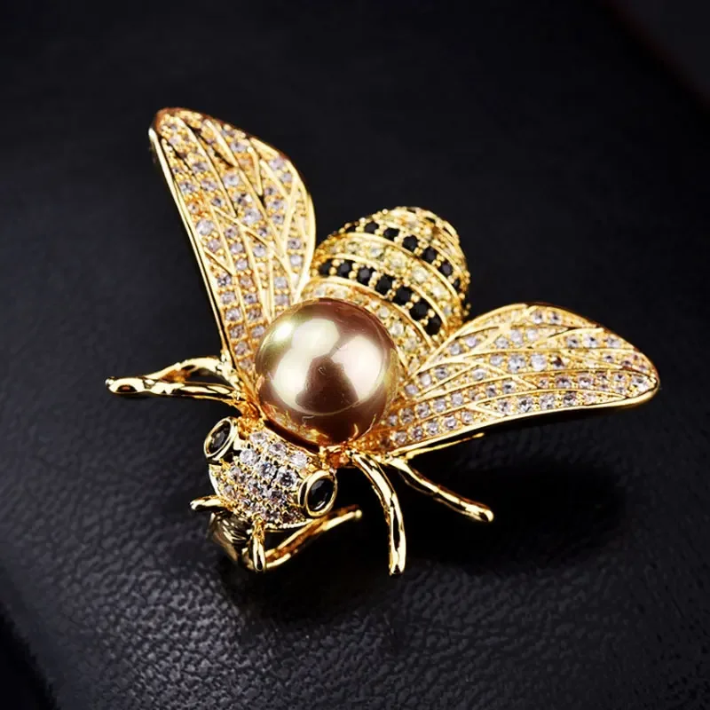 Sparkling Niche Design Bee Imitation Crystal Brooch Fashionable Cute Insect Badge Men Women\'s Clothing Accessories Pin Gifts