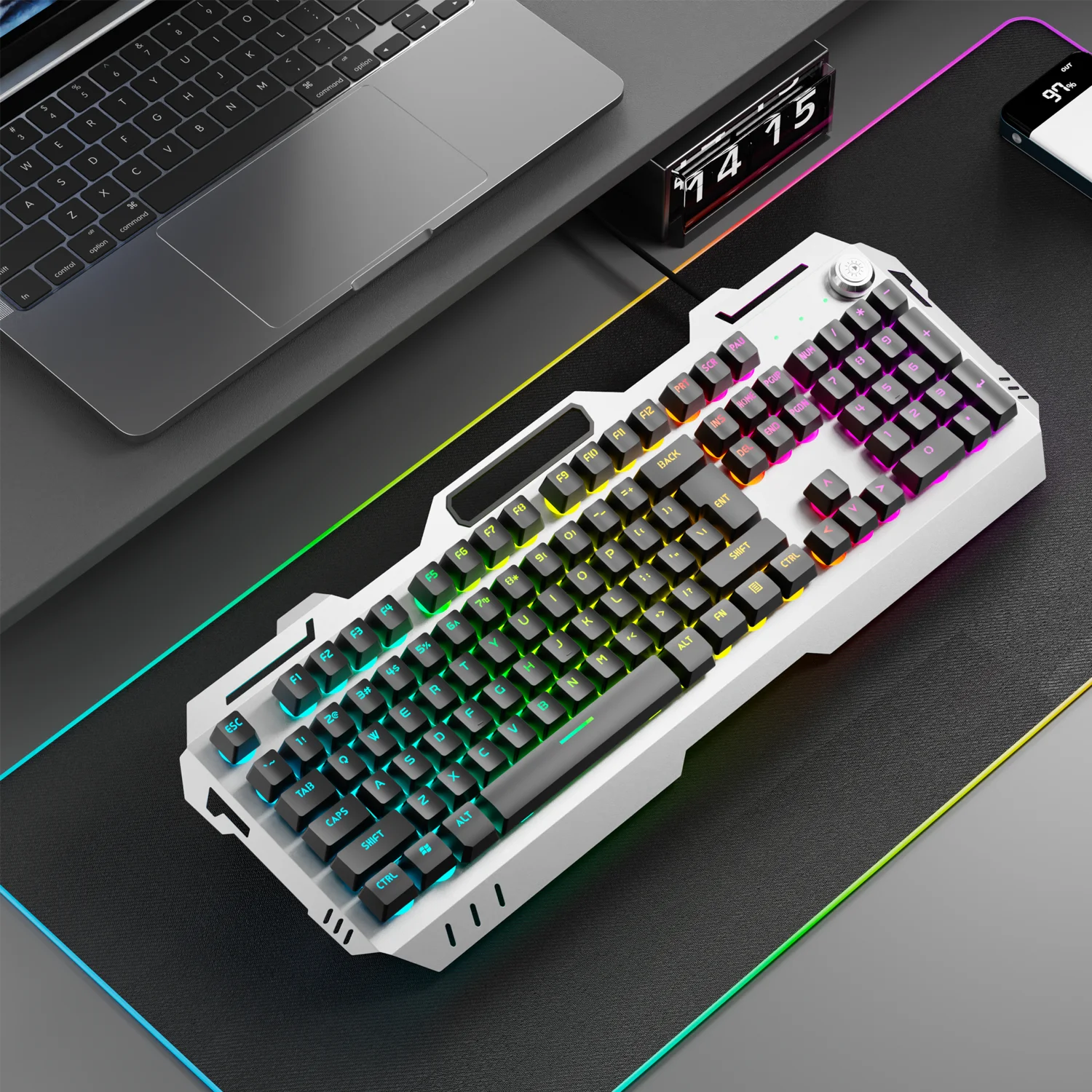 EWEADN لوحة مفاتيح الألعاب الصامتة، 104 مفاتيح بإضاءة خلفية LED، لوحة معدنية بالكامل USB سلكية، مقبض الوسائط المتعددة، المكتب، المنزل، الكمبيوتر المحمول/سطح المكتب