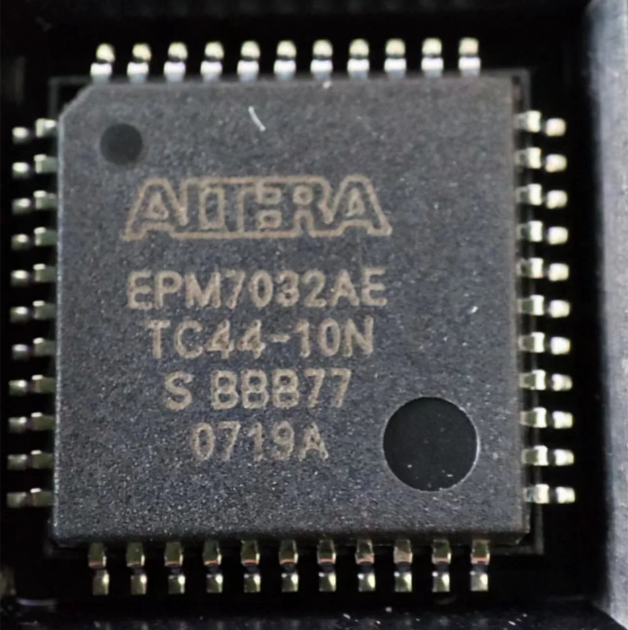1~10pcs/lot  EPM7032AETC44-10N 7N EPM7032AETI44 EPM7032STC44-10N  EPM7032TC44-15N QFP-44 100% Brand New Original.