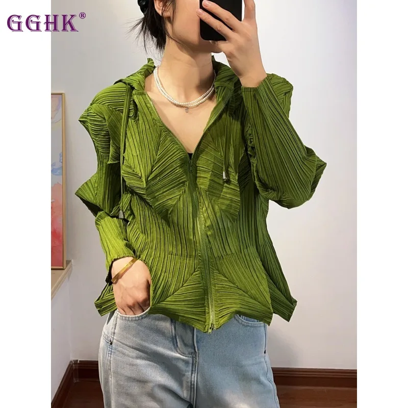 

Женское плиссированное пальто с бриллиантами, весна 2024, новый модный высококачественный дизайн, свободный утягивающий топ на молнии с капюшоном