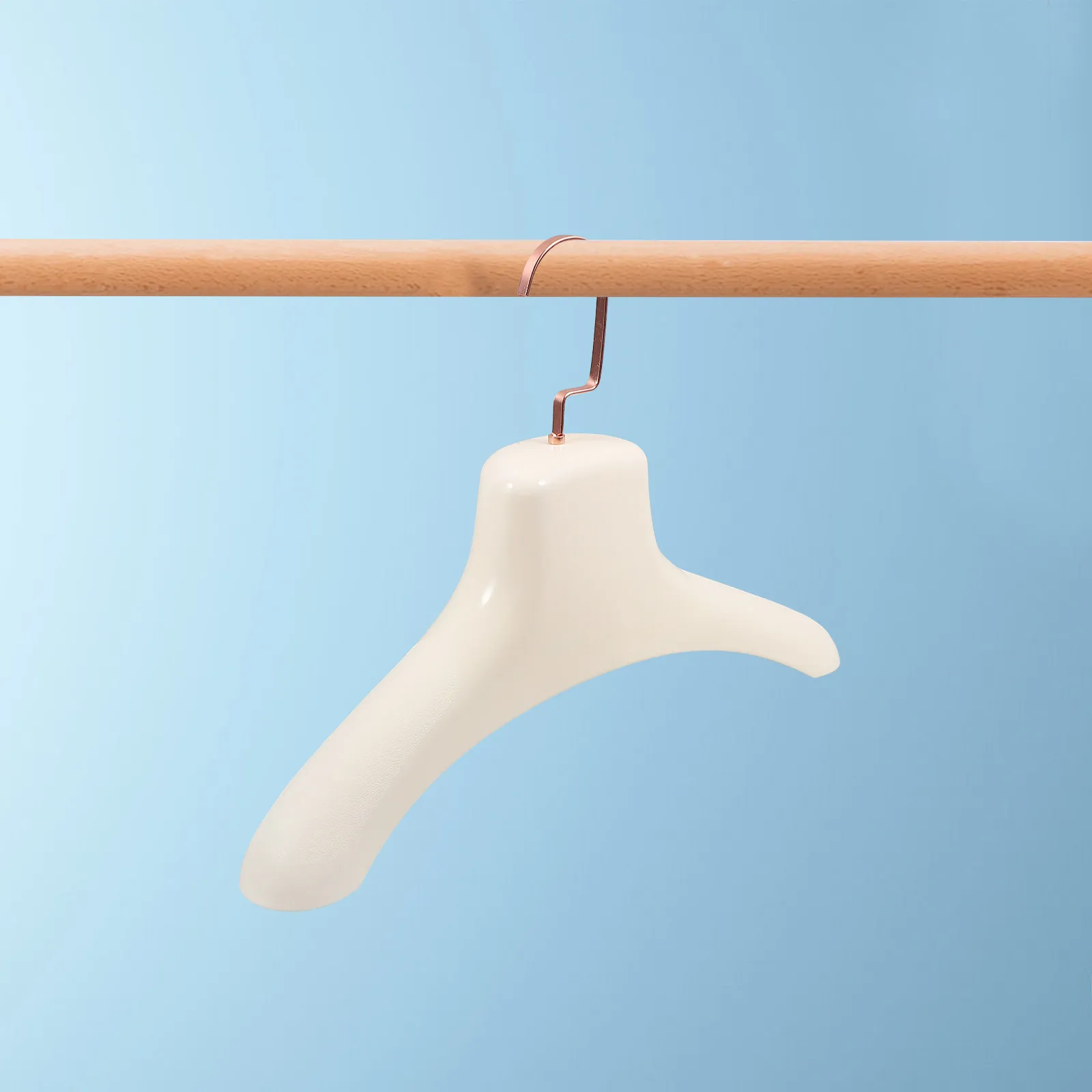 

Широкая пластиковая вешалка для одежды многоразового использования, сверхпрочная, для пальто, рубашек, брюк, нескользящая, для дома и гардероба