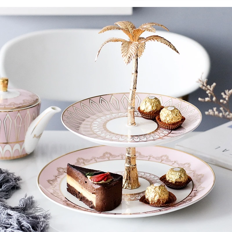 

двухслойный комнатный торт, бытовой сушеный десерт, керамика