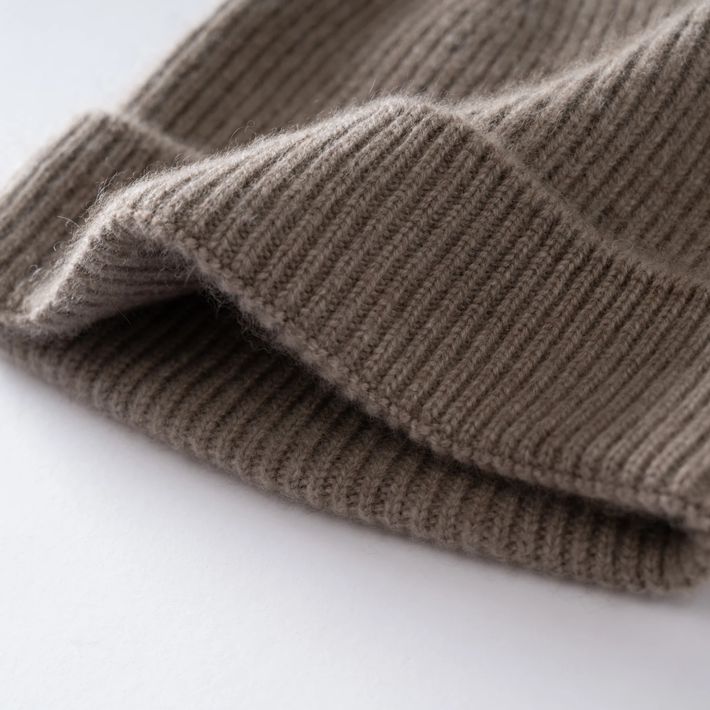 Hochwertige Kaschmir-Herbst-Winter-Baby-Mützen für Kinder, gerippte, umgeschlagene, gestrickte, weiche, warme, nahtlose Beanies für Jungen und Mädchen. – Detail 39