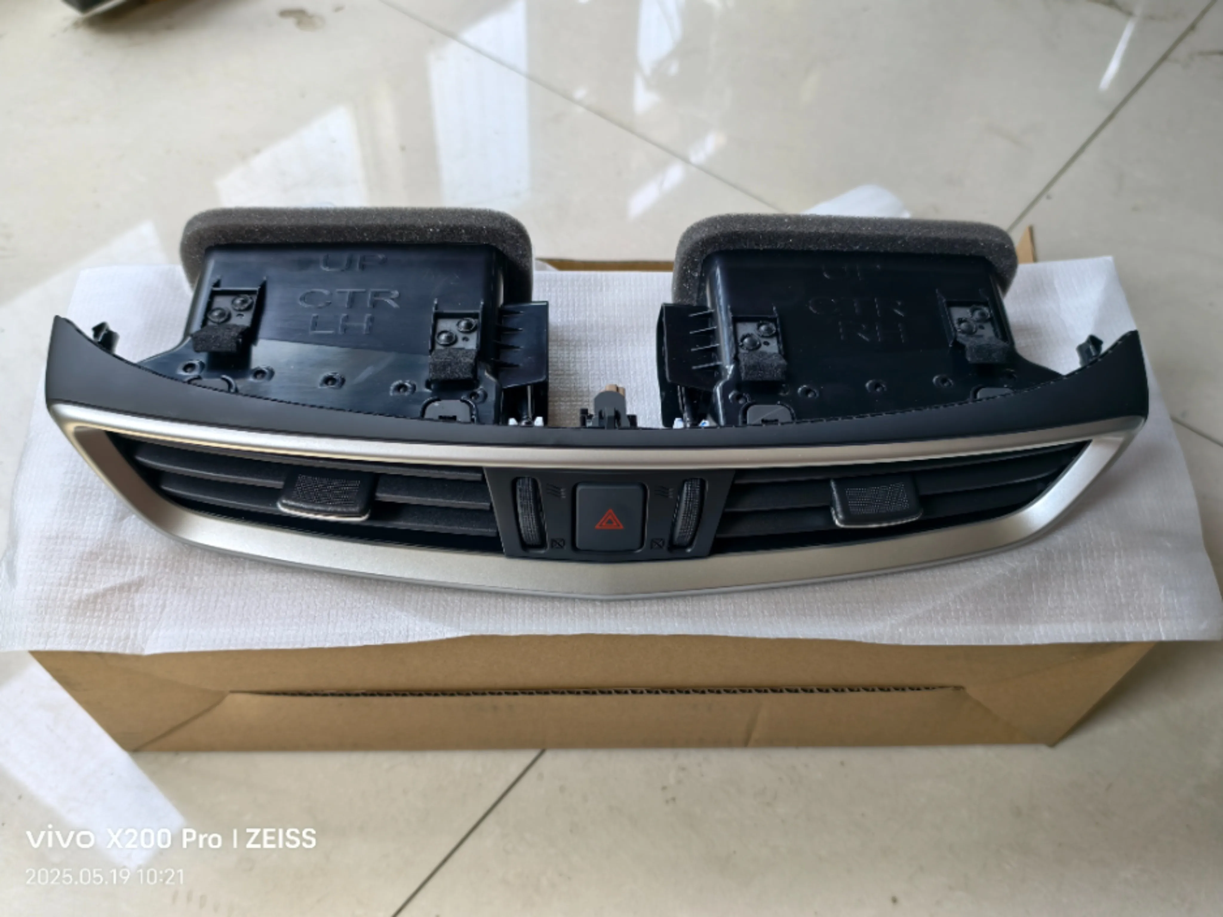 

Auto Front Middle Dashboard Air Conditioning Outlet A/C Vent for Nissan X-Trail 2014 2015 2016 Qashqai 2016 2017 2018 2019-2021