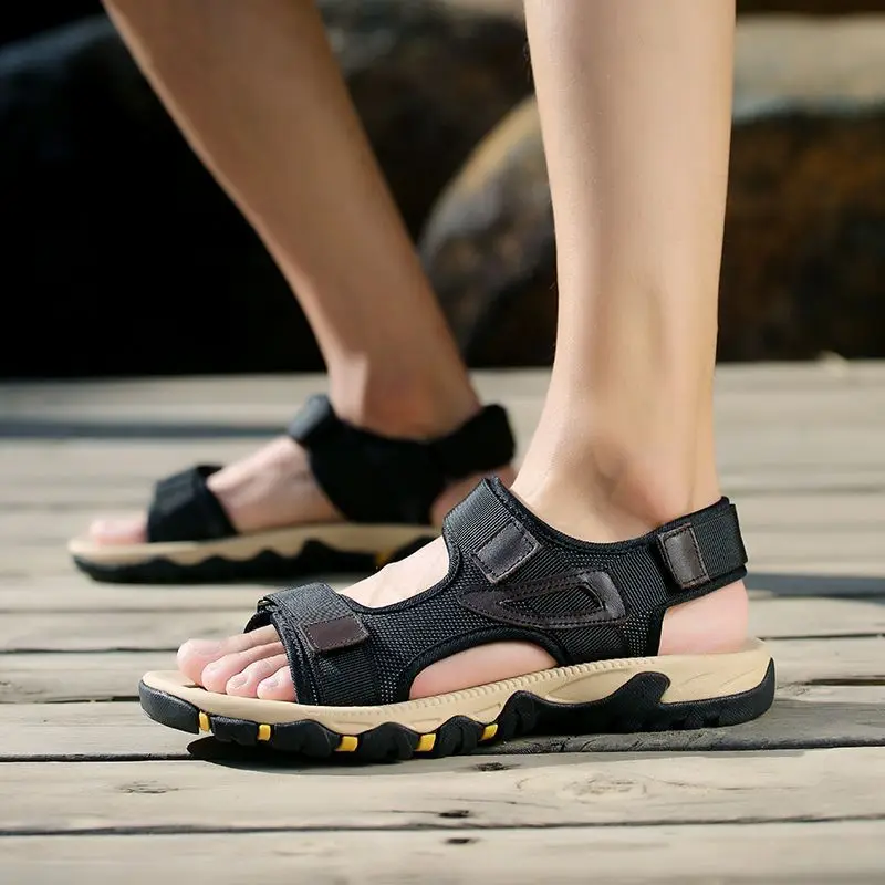 

Летние уличные пляжные мужские сандалии с открытым носком, оптовая продажа, новая низкая цена, дизайн для повседневного использования, 2024, роскошная дизайнерская оригинальная обувь для мужчин