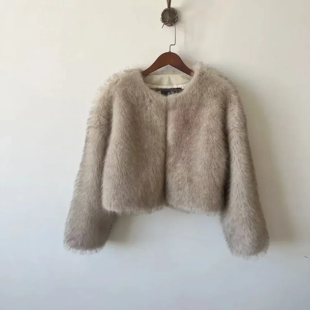 

New Women Winter cropped Faux Fur Coat Hot Cool Girl Fashion Luxury Brand Cardient Cropped Fluffy Short Fur Jacket Lconic Street