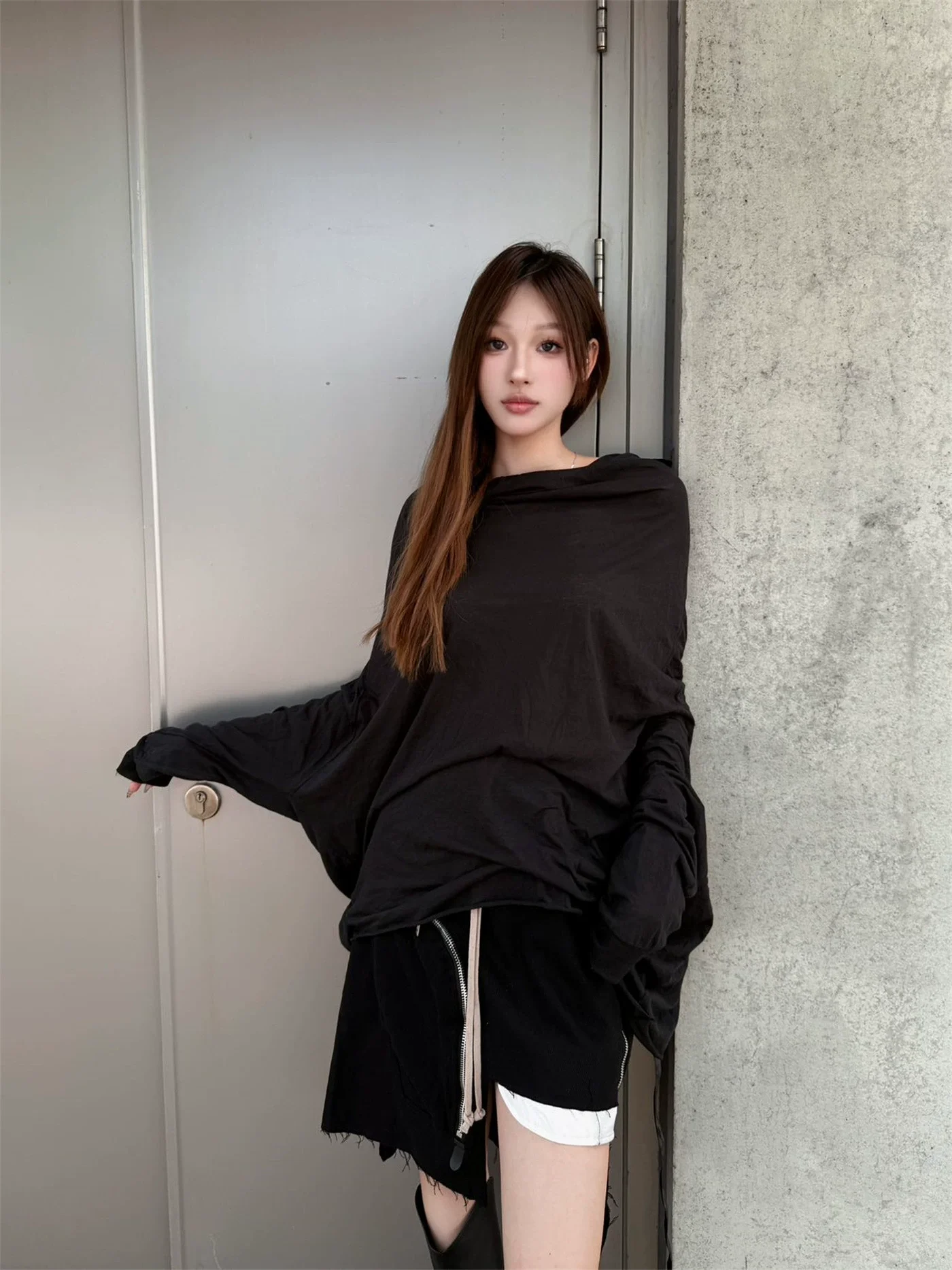 Owen Seak Men Pullover Ultrathin Bottom Layer Shirt Cotton Gothic Women\'s Oversized Autumn High Streetwear Black Sweatshirts