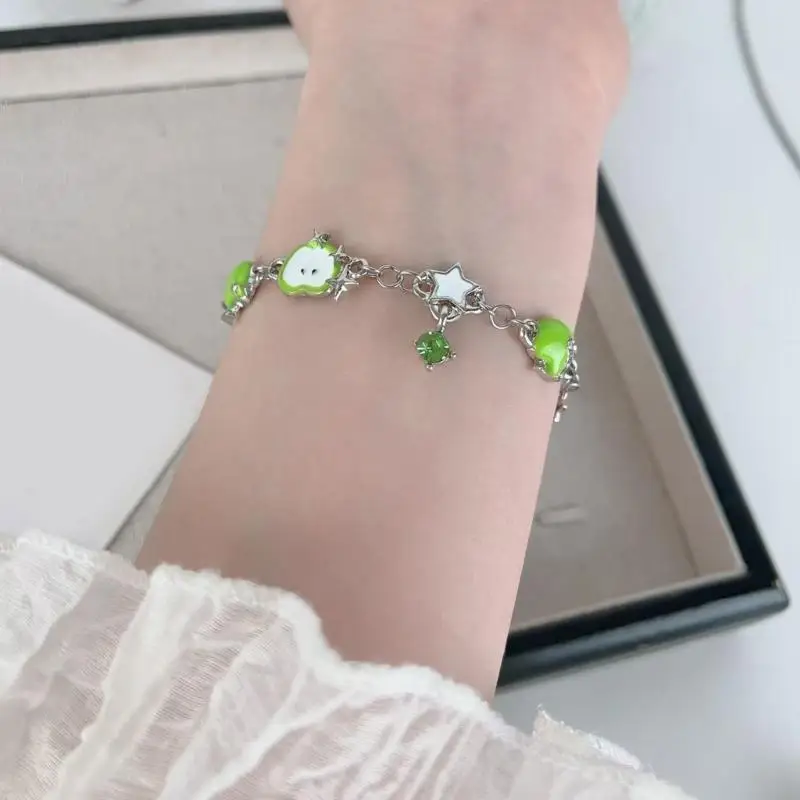 سوار أنيق بتصميم هندسي على شكل نجمة مجوهرات أنيقة من سبائك الراتنج خفيفة الوزن باللون الأخضر لملابس الحفلات غير الرسمية #2