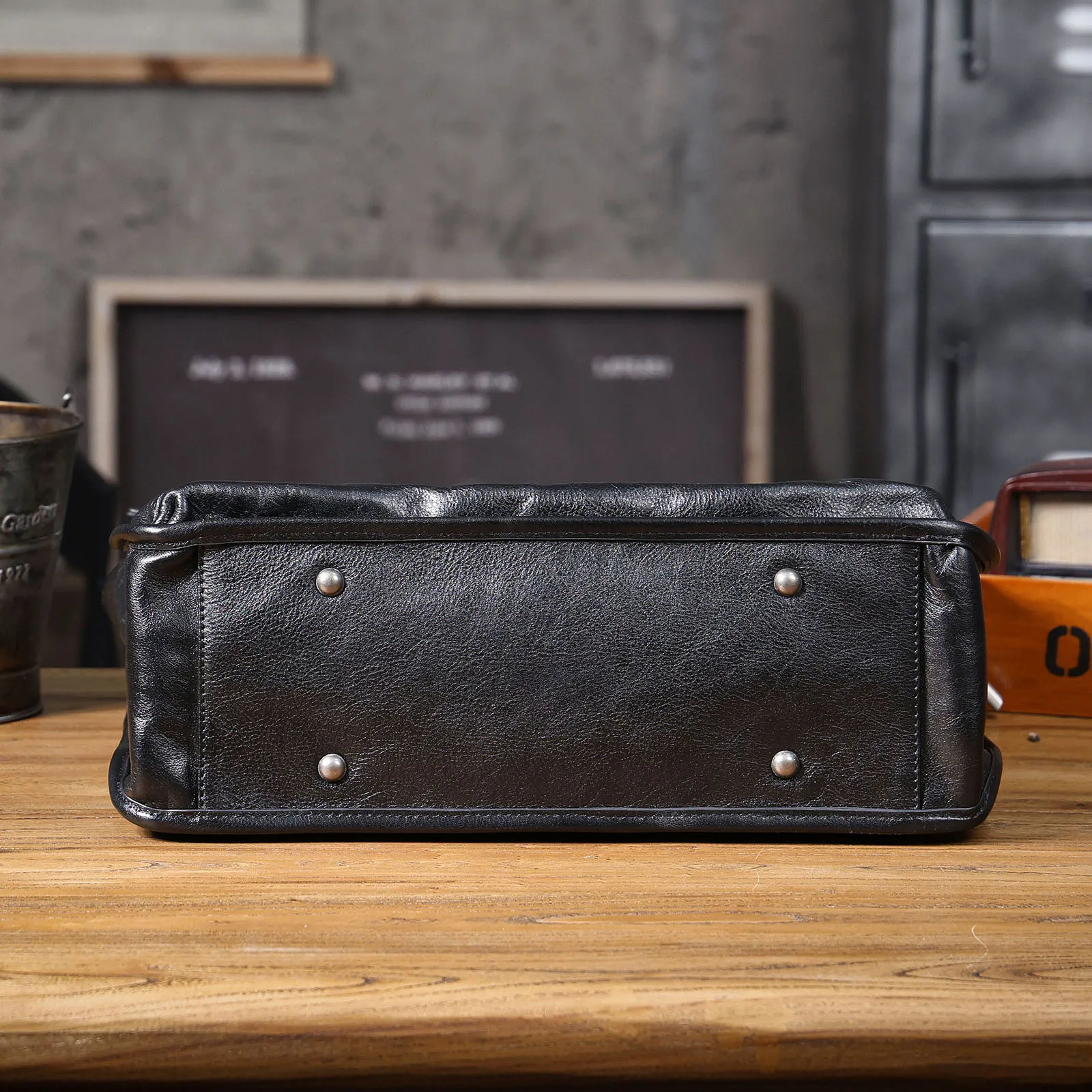 S.WORKER Premium Echtleder Business-Handtasche Herren 14" Laptop-Tasche Vollnarbenleder-Aktentasche für Arbeit & Business – Detail 10