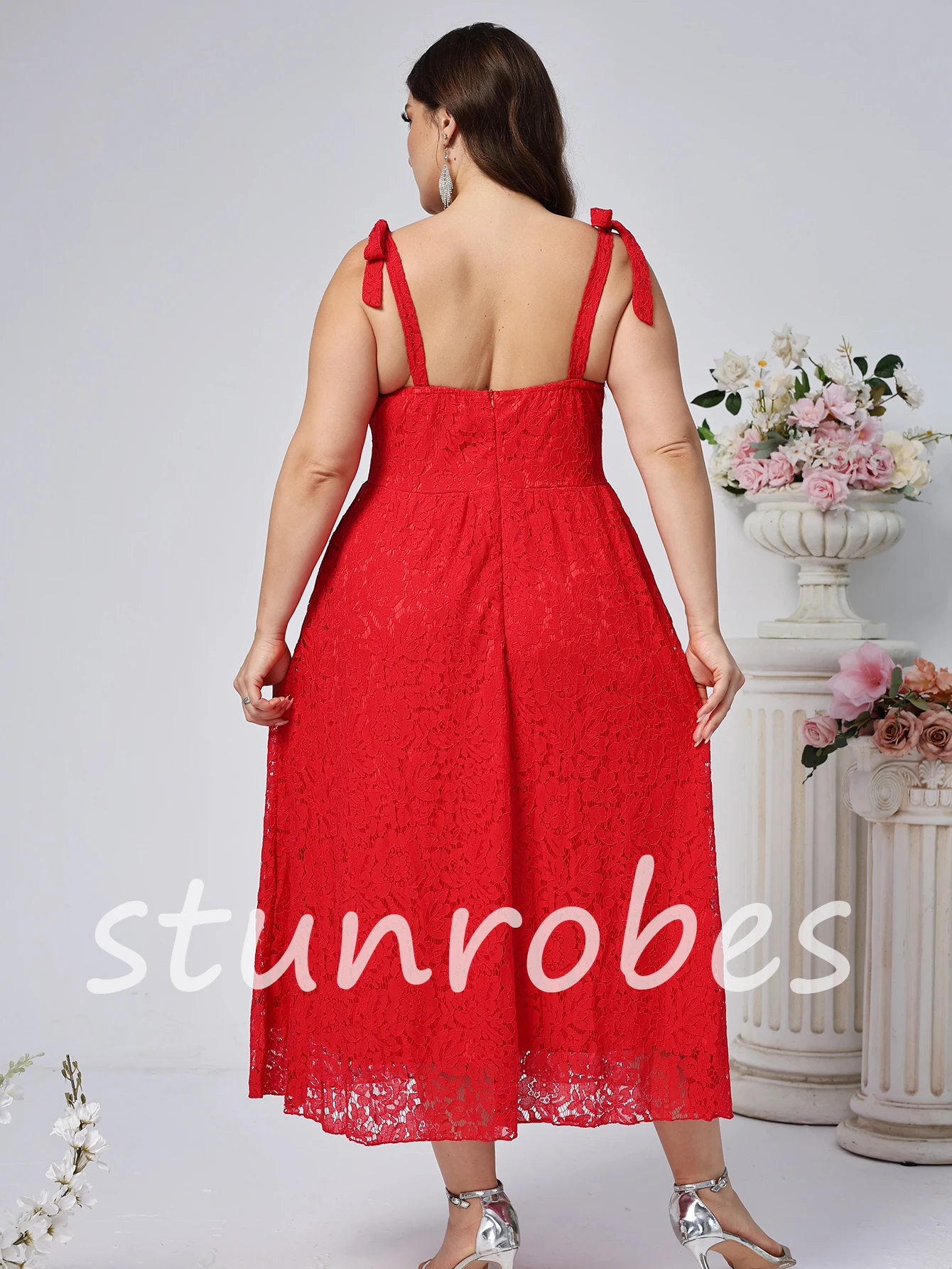 New Fashion Plus Size Evening Dresses Halter Plunge Elegant Wedding Bridesmaid Dress 2024 Lace Flower Solid Color Party Dresses