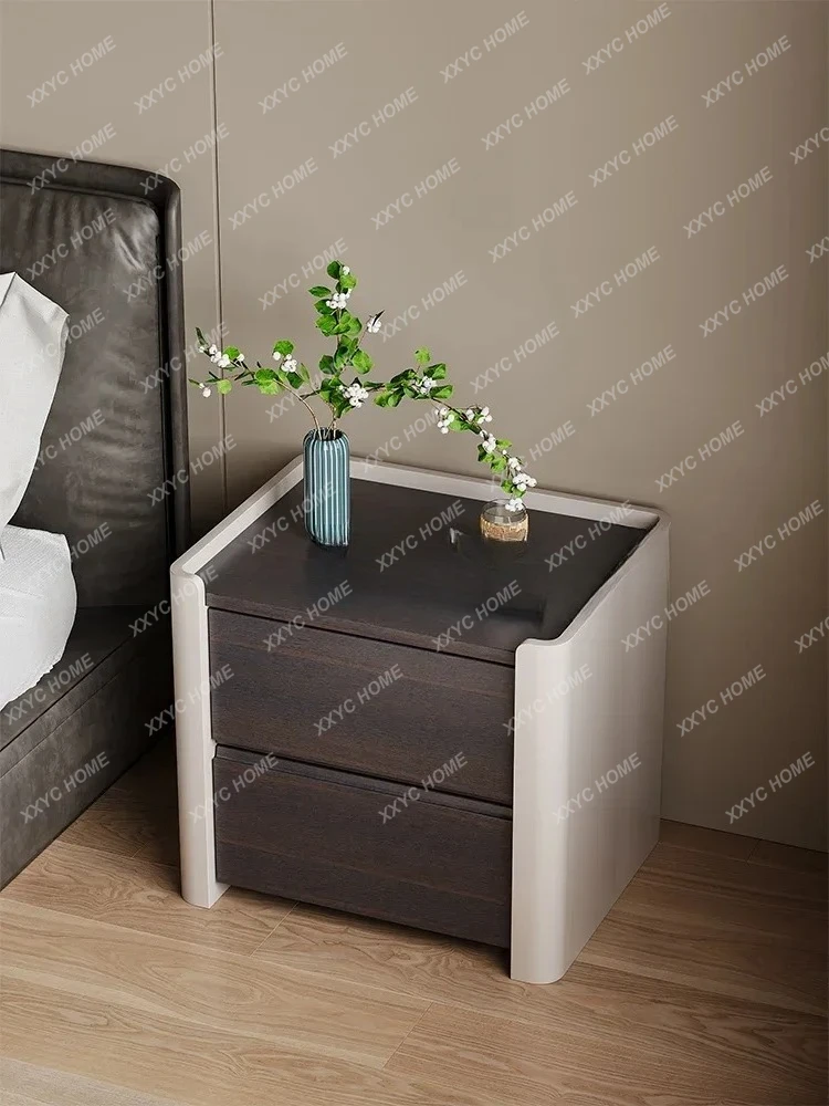 Italienischer minimalistischer Nachttisch für den Haushalt