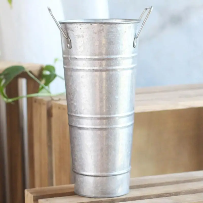 

F62A Sturdy Metal Umbrella Storage Rack Stand with Elegant Charm for Home Decoration