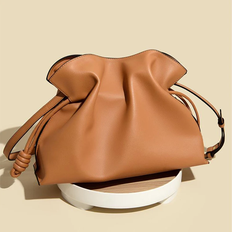 All-match Large Capacity Crossbody Bag 2024 Cloud Pleated Bag Drawstring Brown Leather Fashion Commuter High-end Shoulder Bag