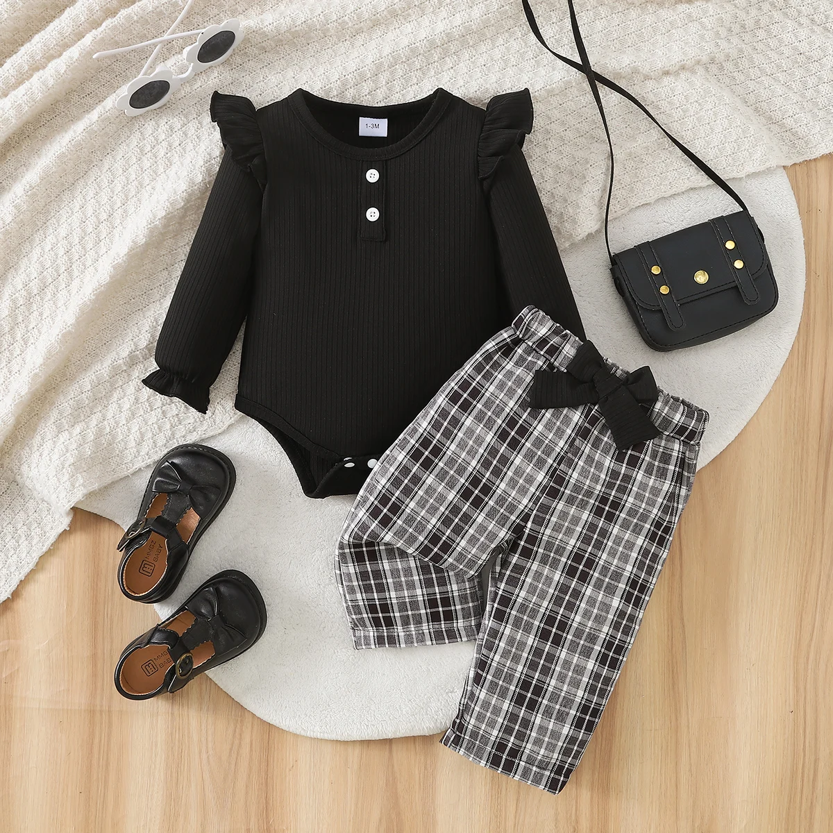 Cool-Sweet Mixed Kinderkleidung Butt-Fit Strampler mit Spitzenbesatz, Schulterärmel, Knopfdekor, Schmetterlingsknoten-Baby-Body