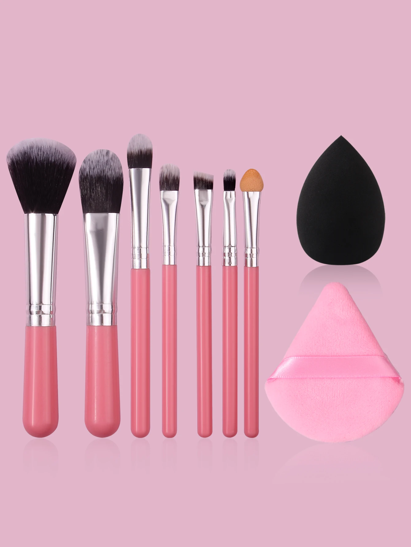 Mini 7-piece portable makeup brush set:Foundation, blush and eyeshadow brush + 2 sponge powder puffs,a makeup tool for beginners