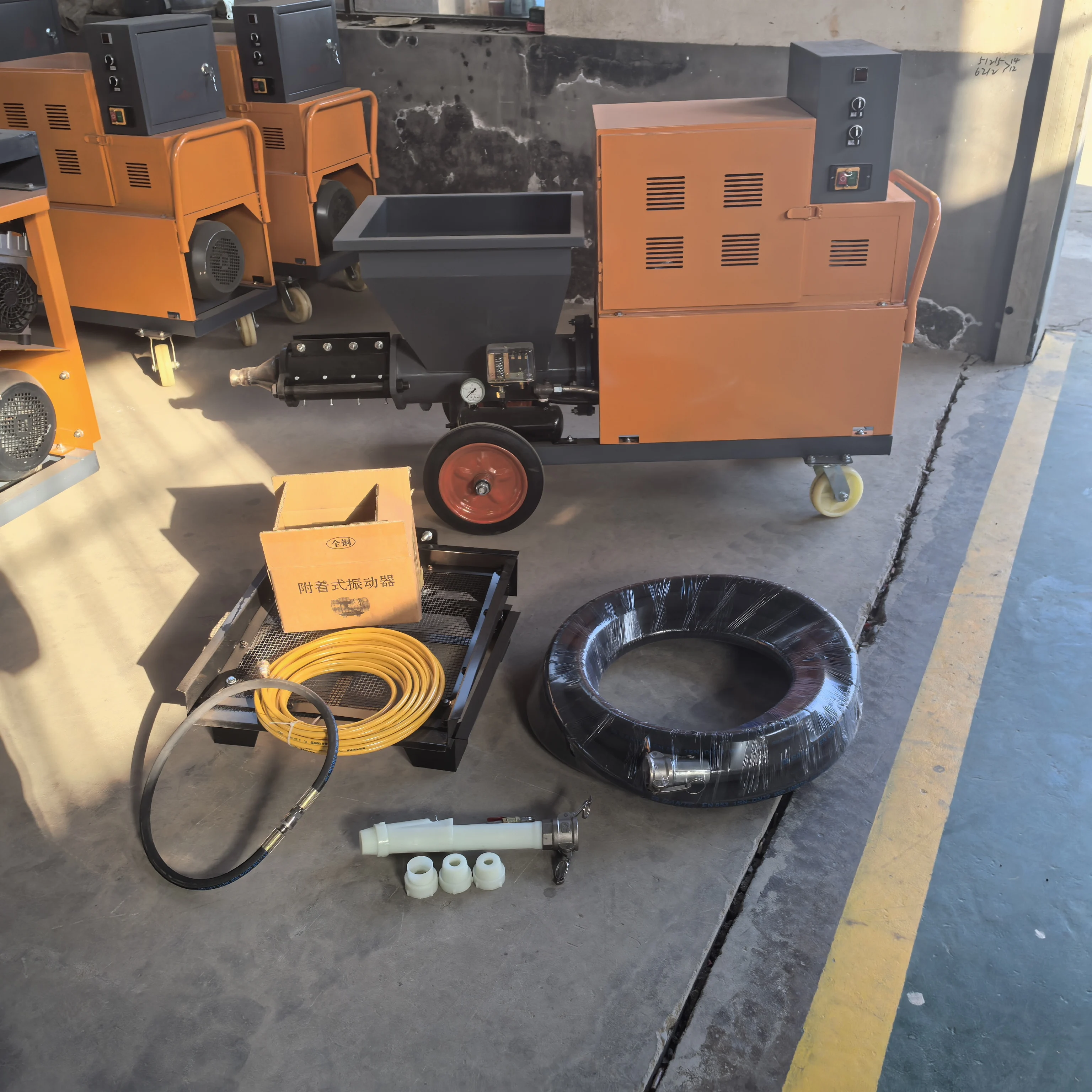 Wall Mortar Cement Spray Plaster Machine Putty Fireproof Coating Spraying Machine Fully Automatic Gypsum Spraying Machine