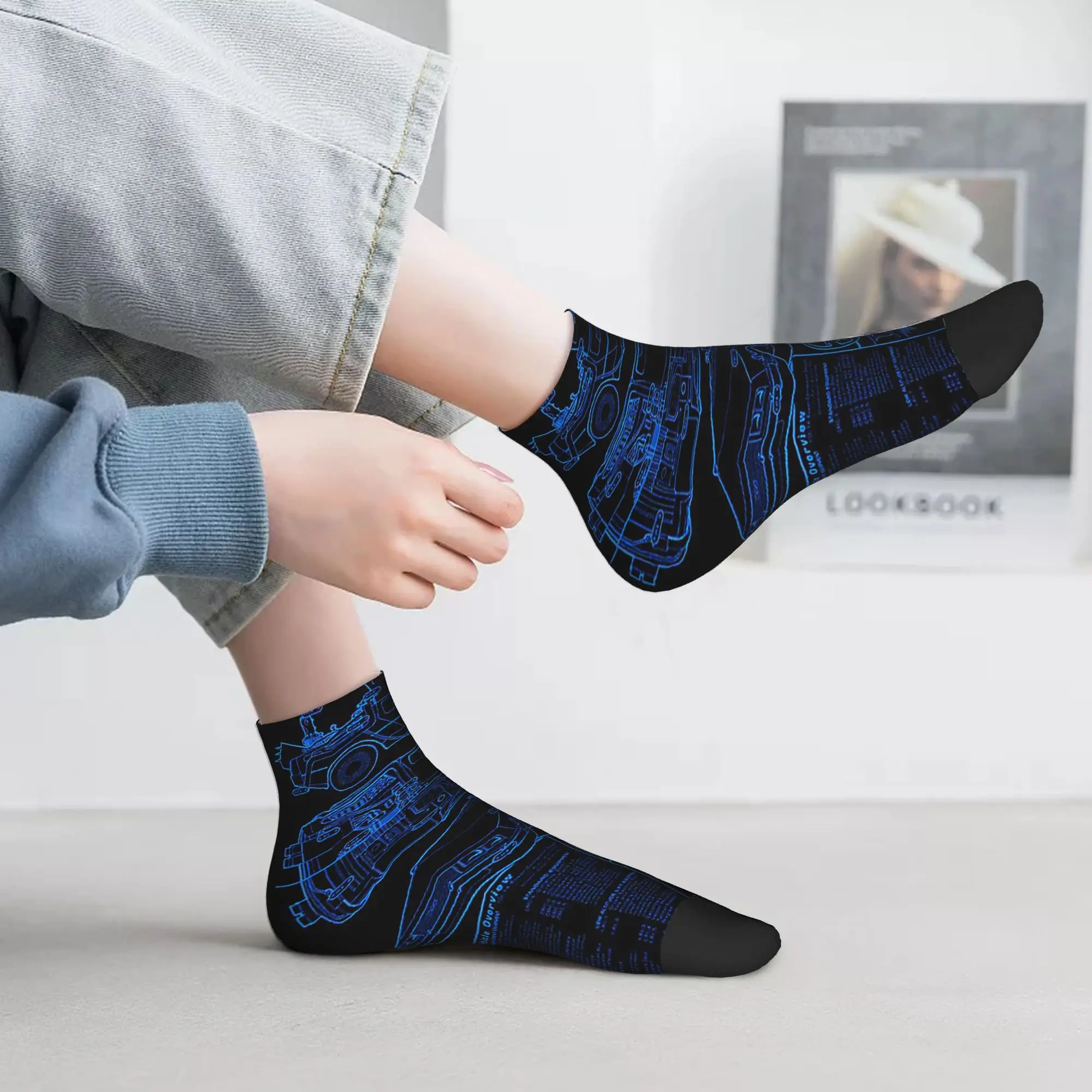 

Всесезонные носки DeLorean Time Machine Back To The Future Harajuku Sport Middle Tube Socks Мягкие забавные чулки для мужчин и женщин