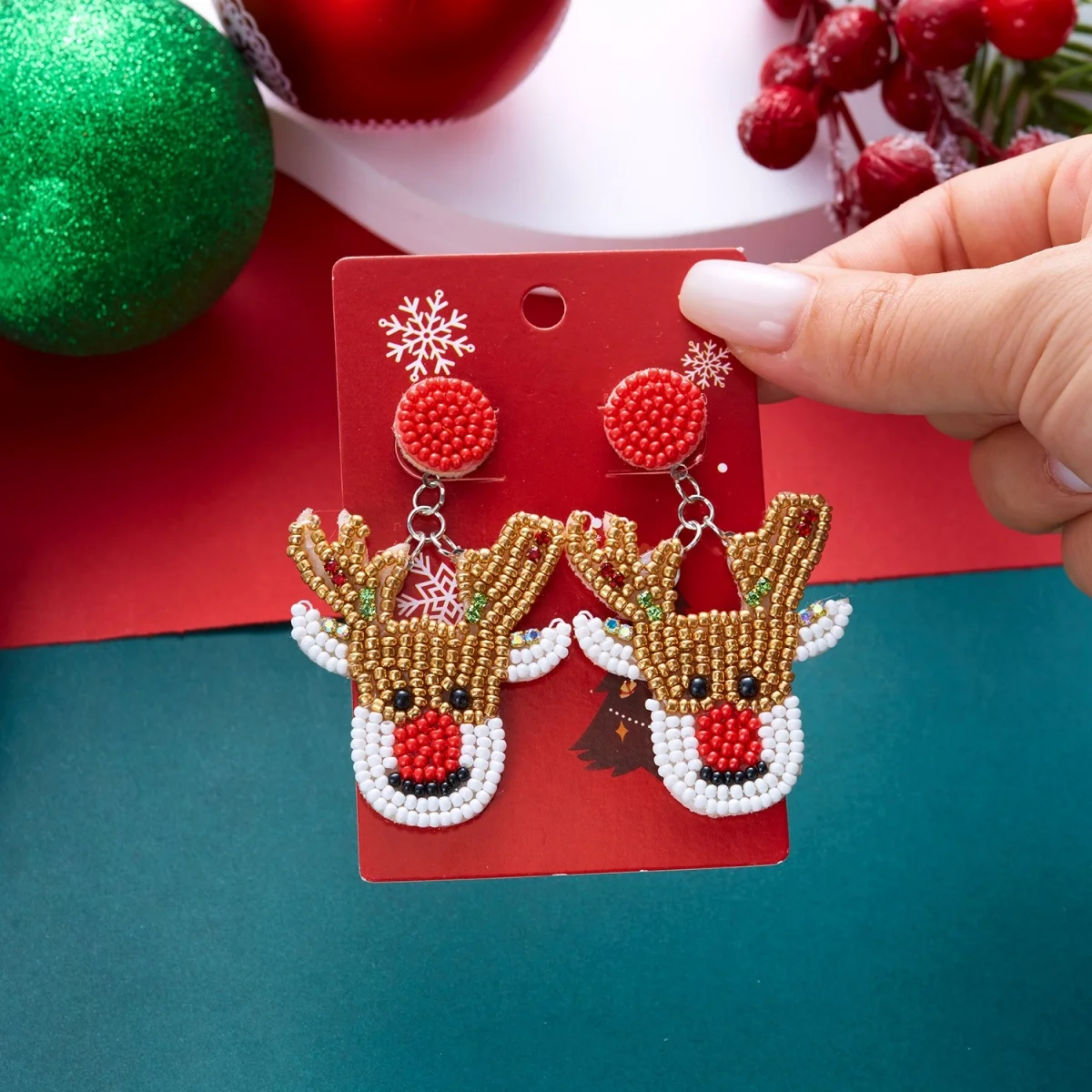 Weihnachtliche Ohrringe in Form eines Hauses mit Reisperlen für Damen, bunte Perlen, Weihnachtsmann, Rentier, Schneeflocke, Baum, Schleifen-Ohrringe, Schmuck. – Detail 22