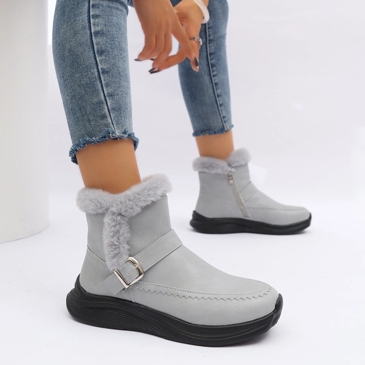 2026 Winter Neue Mode Damenstiefel Verdickte Warme Baumwollschuhe Wildleder Dickbesohlte Rutschfeste Damen-Sneaker Lässige Schneestiefel – Detail 23