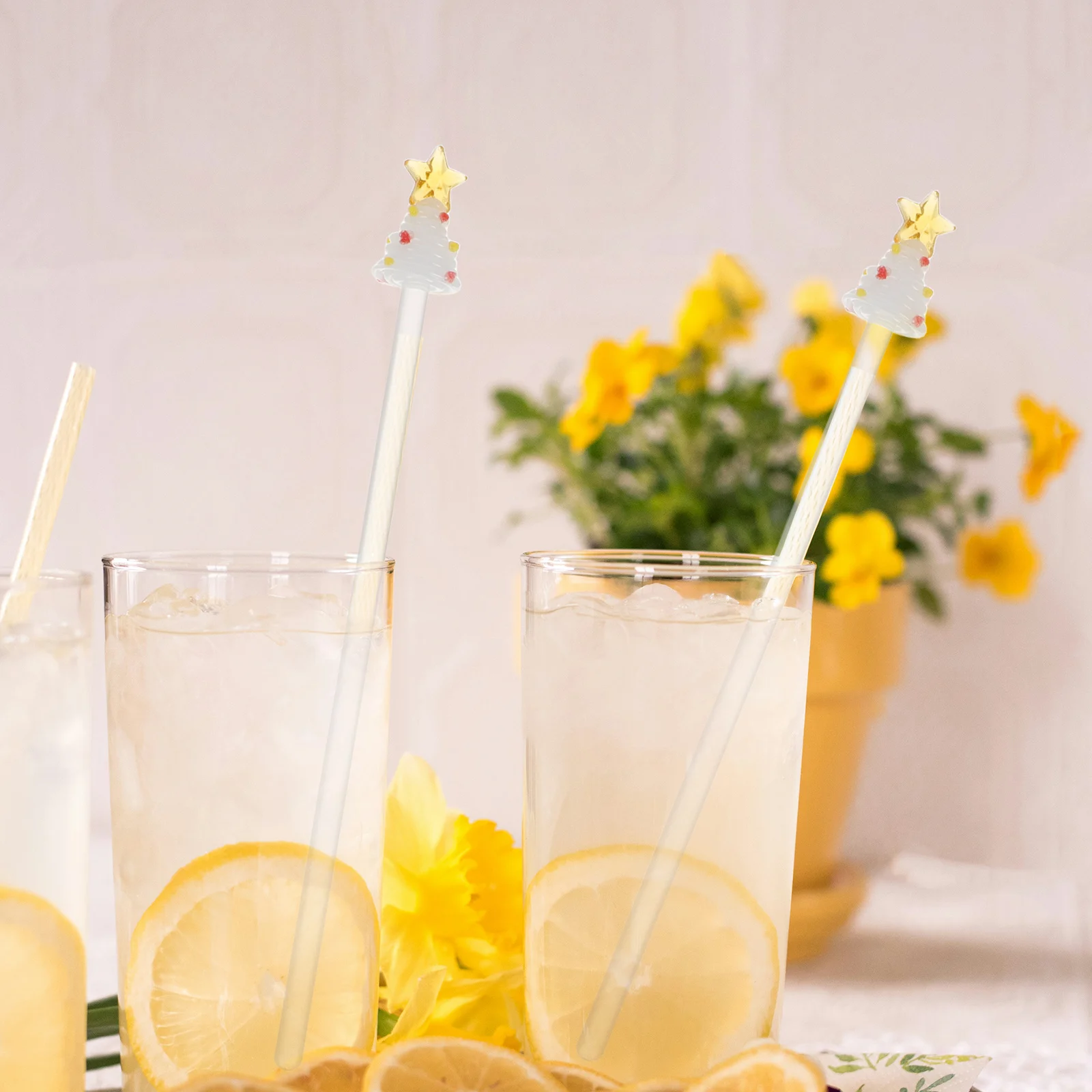 

Festive Christmas Tree Shape Glass Stirrers Holiday Drink Mixers for Coffee Cocktails Juice Bar Party Reusable Swizzle