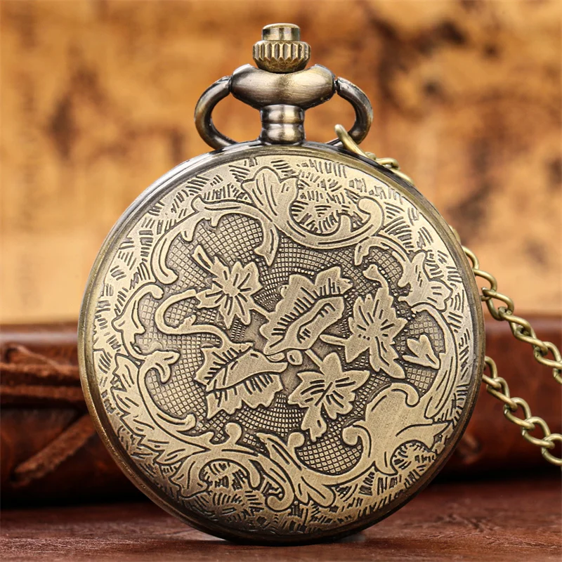 Steampunk Pocket Watch with Chain Elk Pattern Full Hunter Quartz Movement Watches for Men Women Arabic Numeral Display Timepiece