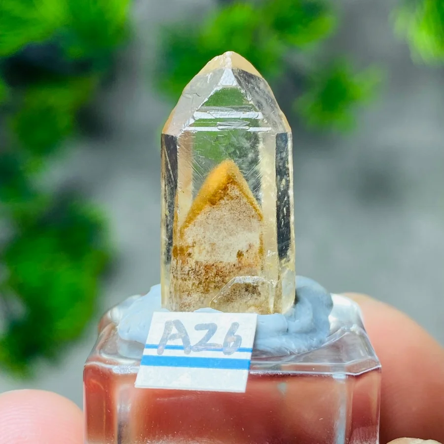 Natural Brazil Pyramid Crystal Mineral Specimen Energy Quartz Healing Stone Home Decor Pedestal Size 25X25mm
