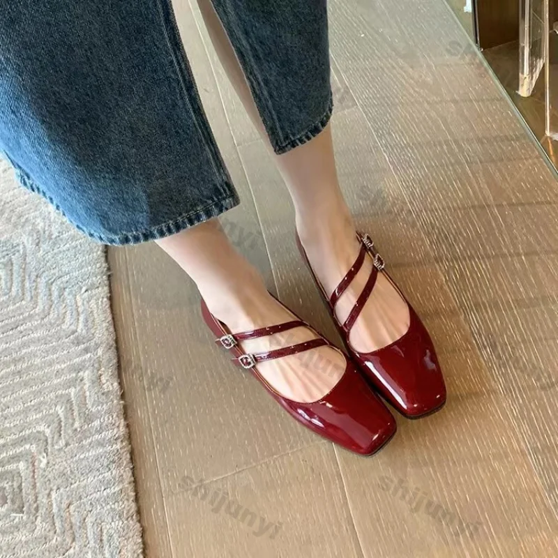 Zapatos planos Allet de color rojo vino con doble hebilla para mujer, zapatos Mary Jane con punta cuadrada de nuevo diseñador, zapato individual informal de suela suave y cómodo para mujer 2025