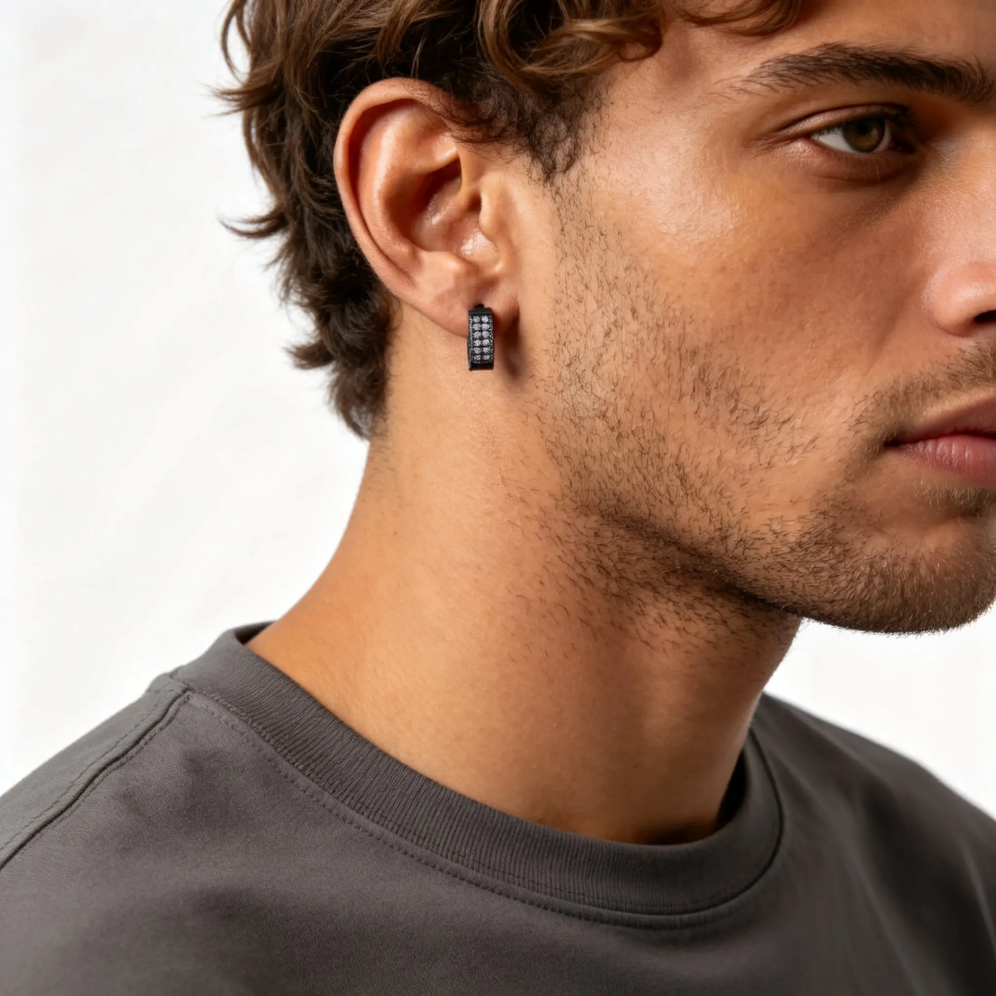 Hiphop Herren-Creolen, Weiß-Blauer Zirkon Schwarze Metall-Huggies, Trendiger Punk-Schmuck Geschenk – Detail 7