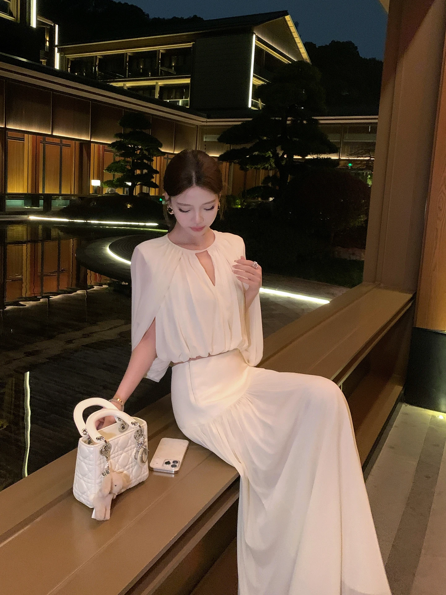 

EU Spring Design Sensation Pred Pleat Cloak Svel Top High Waist Pleated Umbrella Skirt Two Piece Set Women's Faion