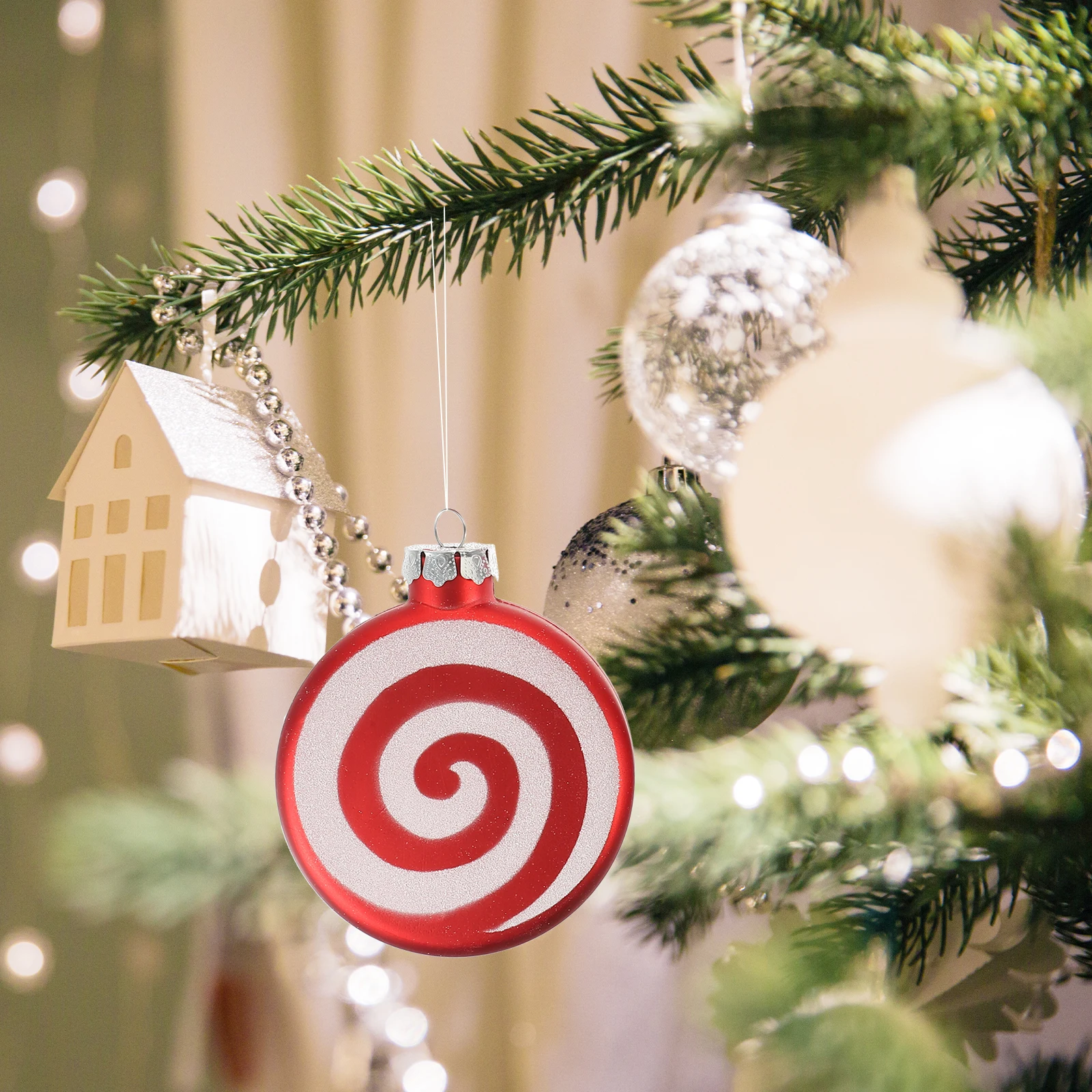 

4 Pcs Christmas Tree Hanging naments Red White Round Cake Plastic DIY Decor Family Pendant Accessories Christmas Painted