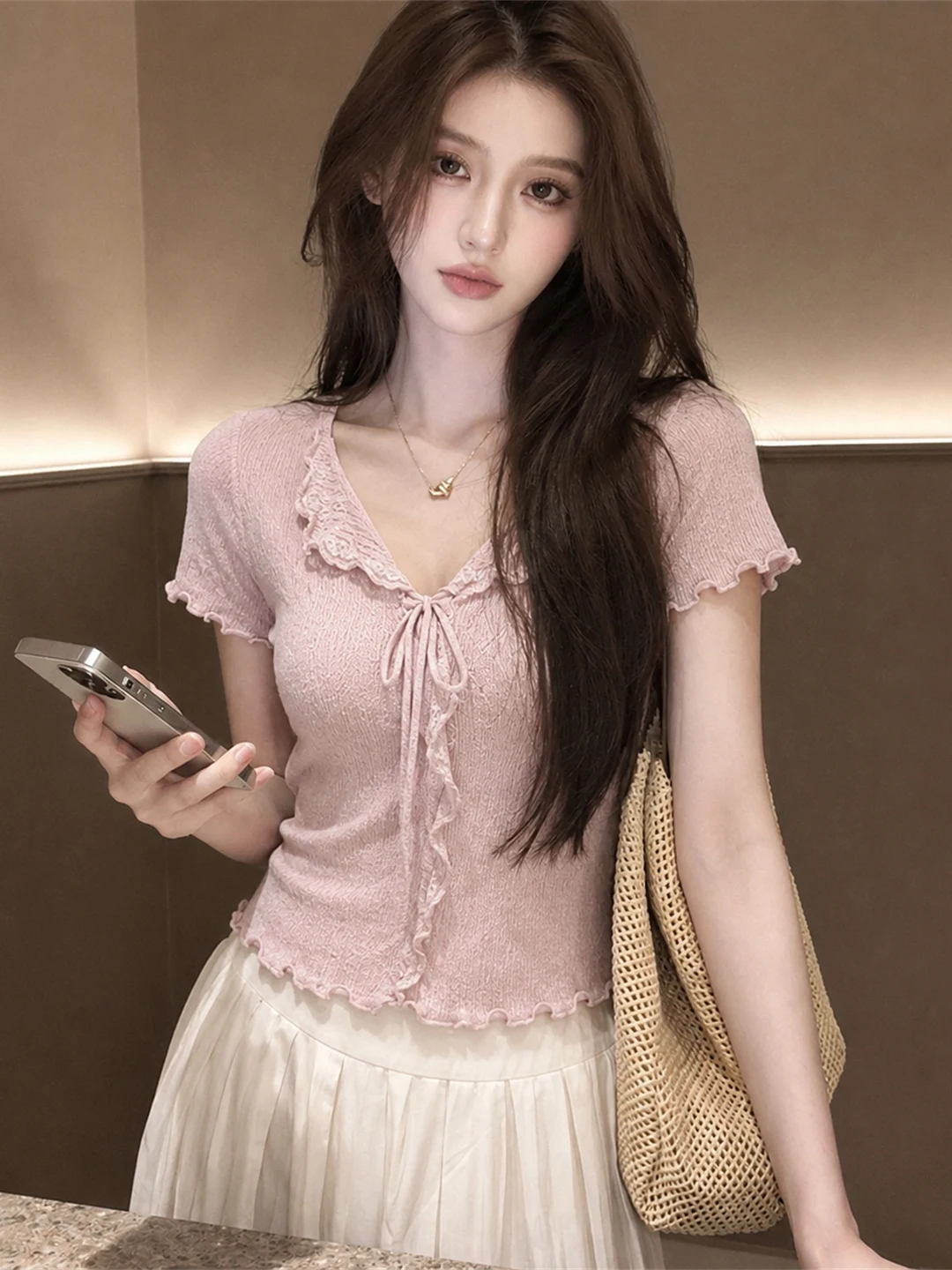 

Sweet Ageless Lace Design Knitted Top Summer Ice Silk Short Sleeve Fashionable Petite Shirt Knitted Summer Fashion Ladies' Cl...