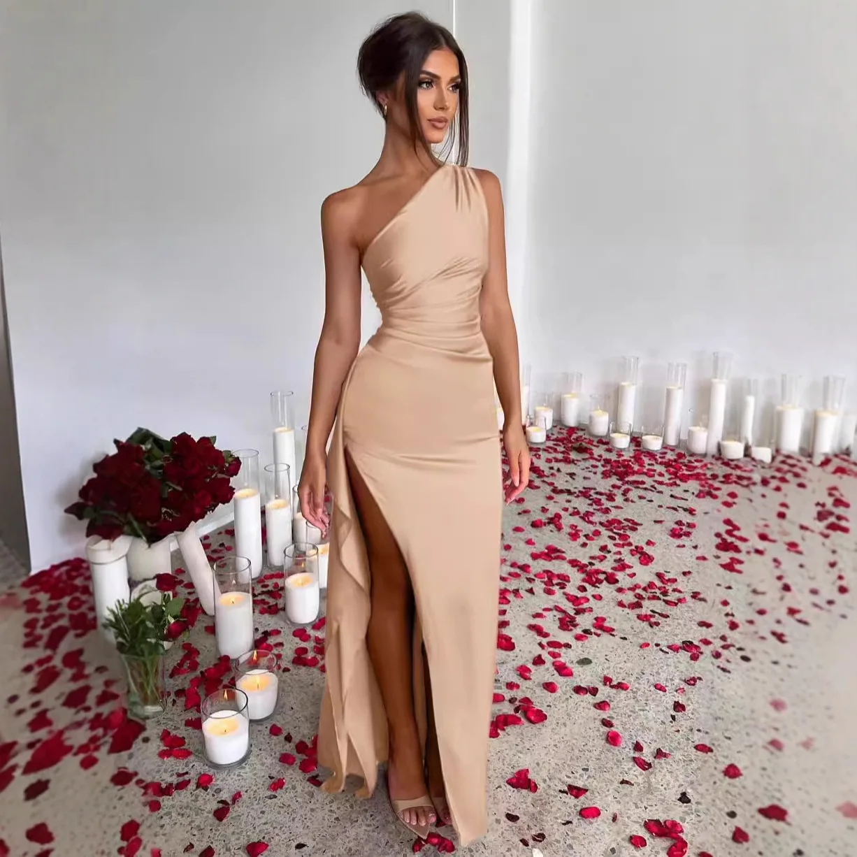 

2025 Cross Border EU US Satin Dress - Sexy Single Shoulder Short Sleeve Pucker Split Temperament