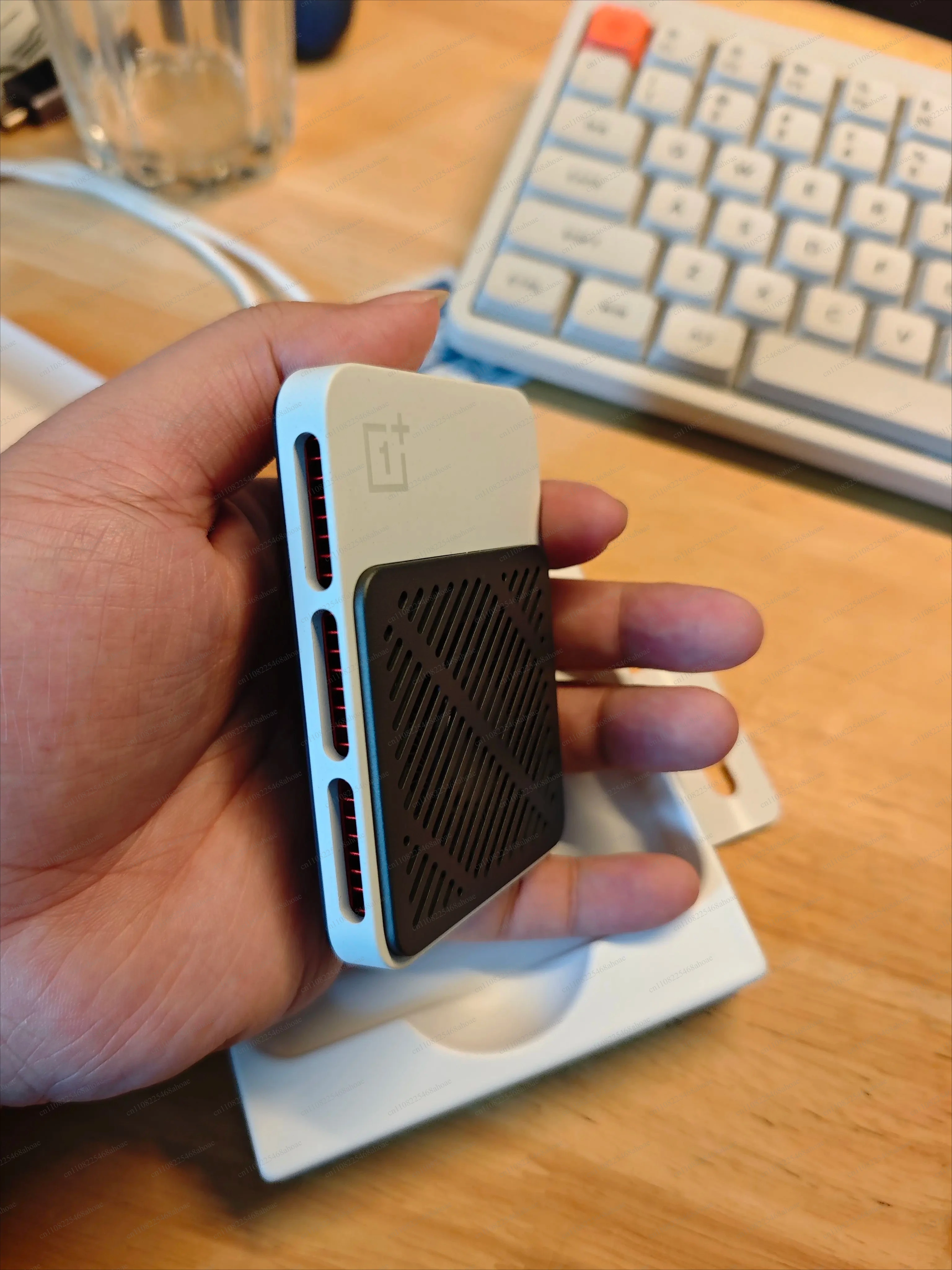 Slim Magnetic Phone Cooler Magnetic Ice Card Mobile Phone Cooling Radiator, Universal Heat Sink for IOS Android Smartphone