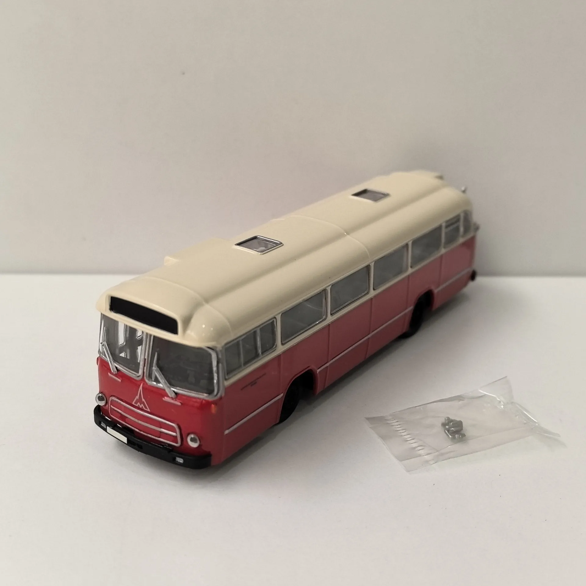 

Diecast BREKINA 1/87 Scale HO MAGIRUS Deutz SATURN TYP Hamburg Bus Coach Model Plastic Material Car Model Collectible Toy Gift