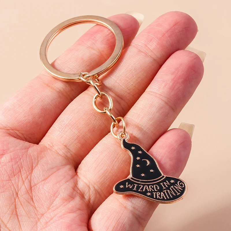 Ensemble de porte-clés en émail pour Halloween, chapeau de sorcière, porte-clés pour voiture, pendentif de sac, cadeaux de fête d'Halloween, accessoires de bijoux à bricoler soi-même, mignon