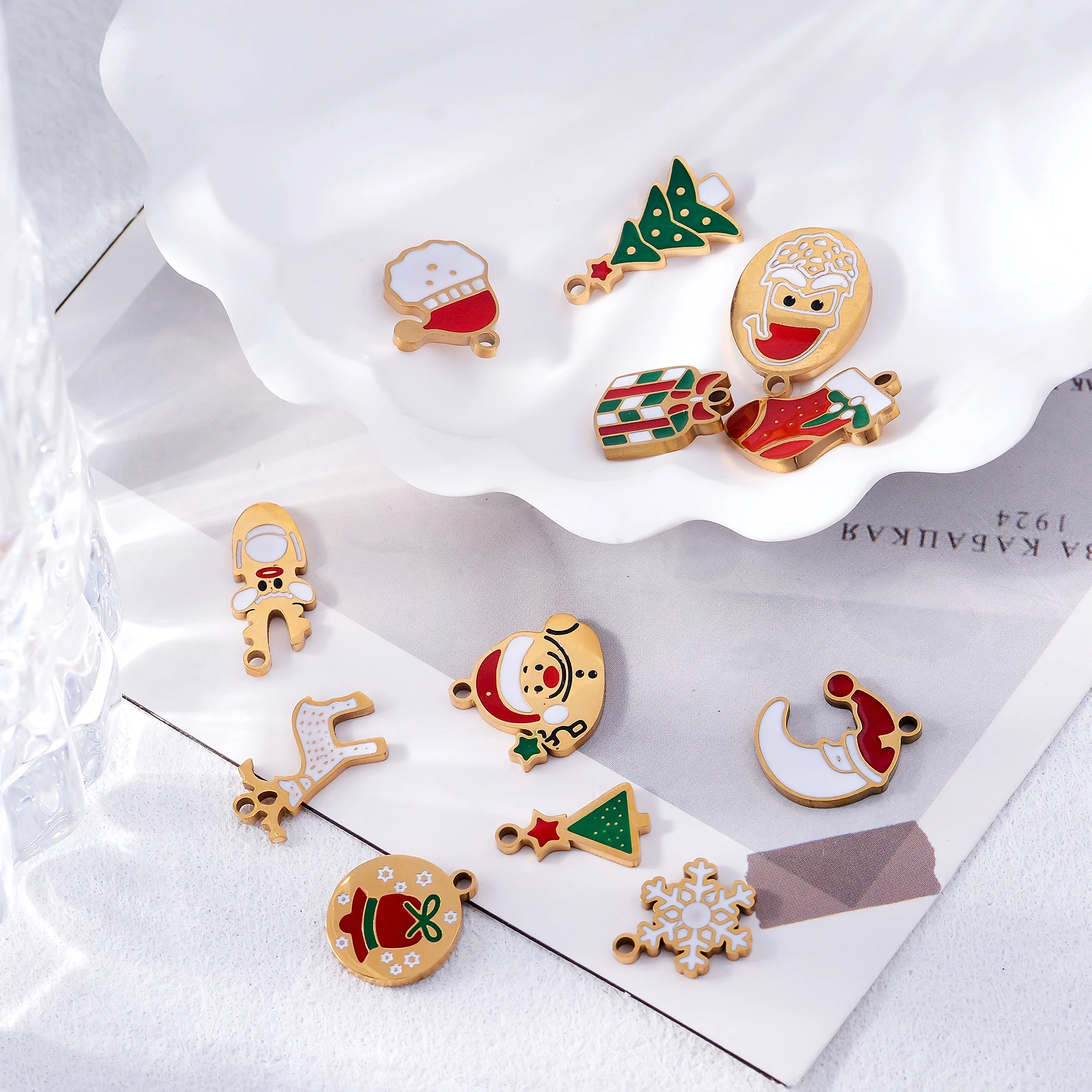 10 قطع المينا الكرتون عيد الميلاد ثلج سانتا كلوز شجرة الأيائل هدية الفولاذ المقاوم للصدأ قلادة الحلي سوار ذاتي الصنع قلادة