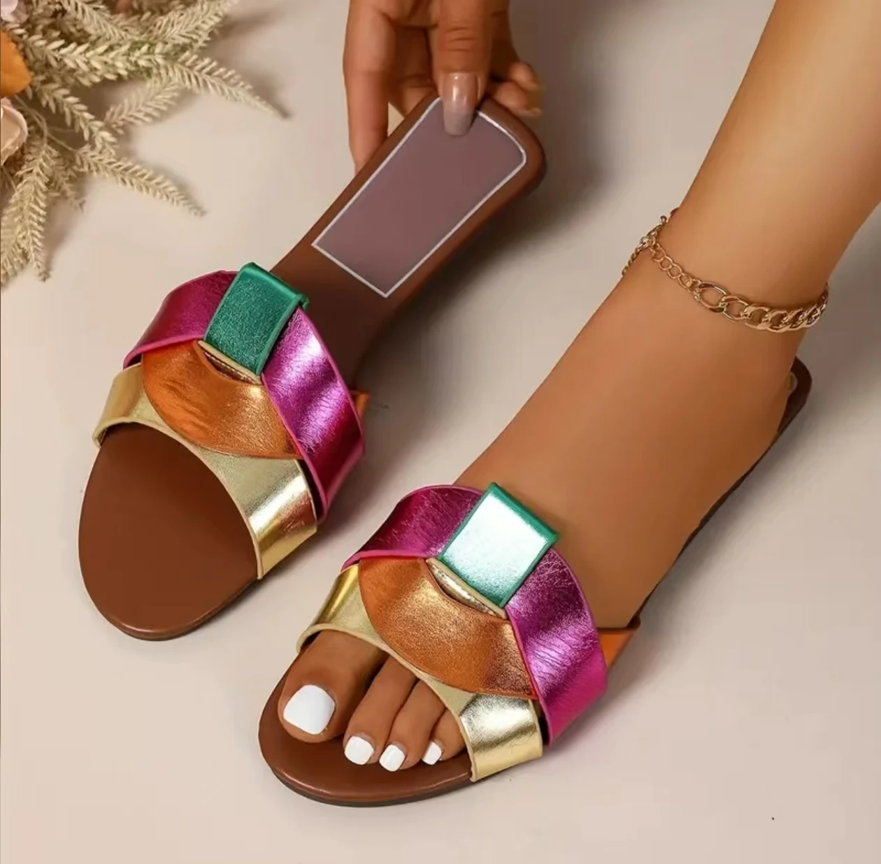 Designer Woman Flat Slippers Summer Woven Comfortable Women Shoes Casual Bottom Slippers 2025 New beach Sandals Slides Women