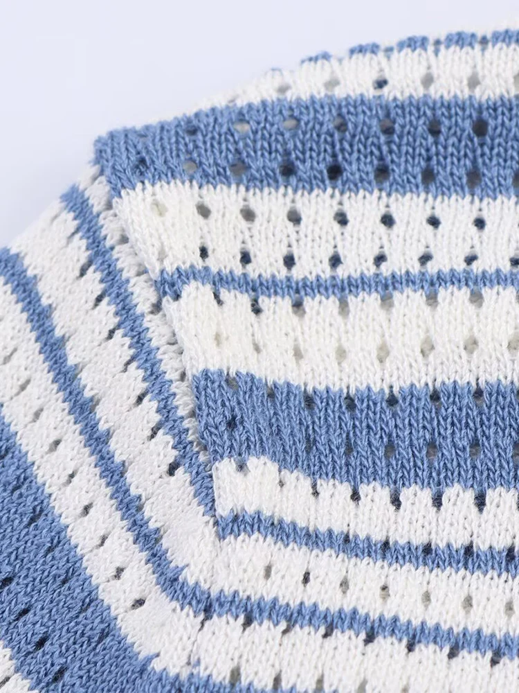 TRAF Europejski i amerykański styl damski letni nowy modny sweter w paski z klapami, uniwersalny i dopasowany.