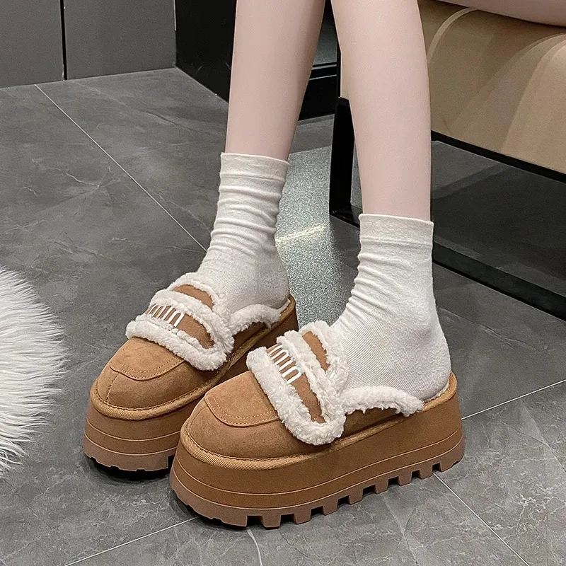 2024 New Trendy Thick Sole Fluffy Slippers for Women with Fur Lining for Warmth in Autumn and Winter with a Packable Head