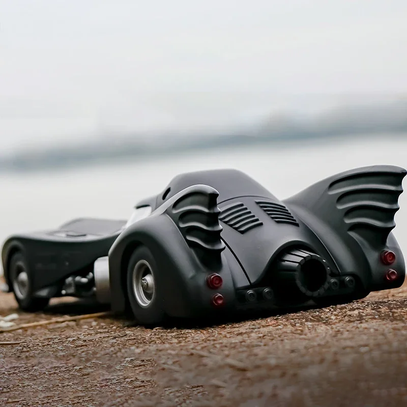 Batmobile Bat 1:24, modelo de aleación, coche de juguete fundido a presión, fundición de Metal, sonido y luz, coche de juguete extraíble, vehículo