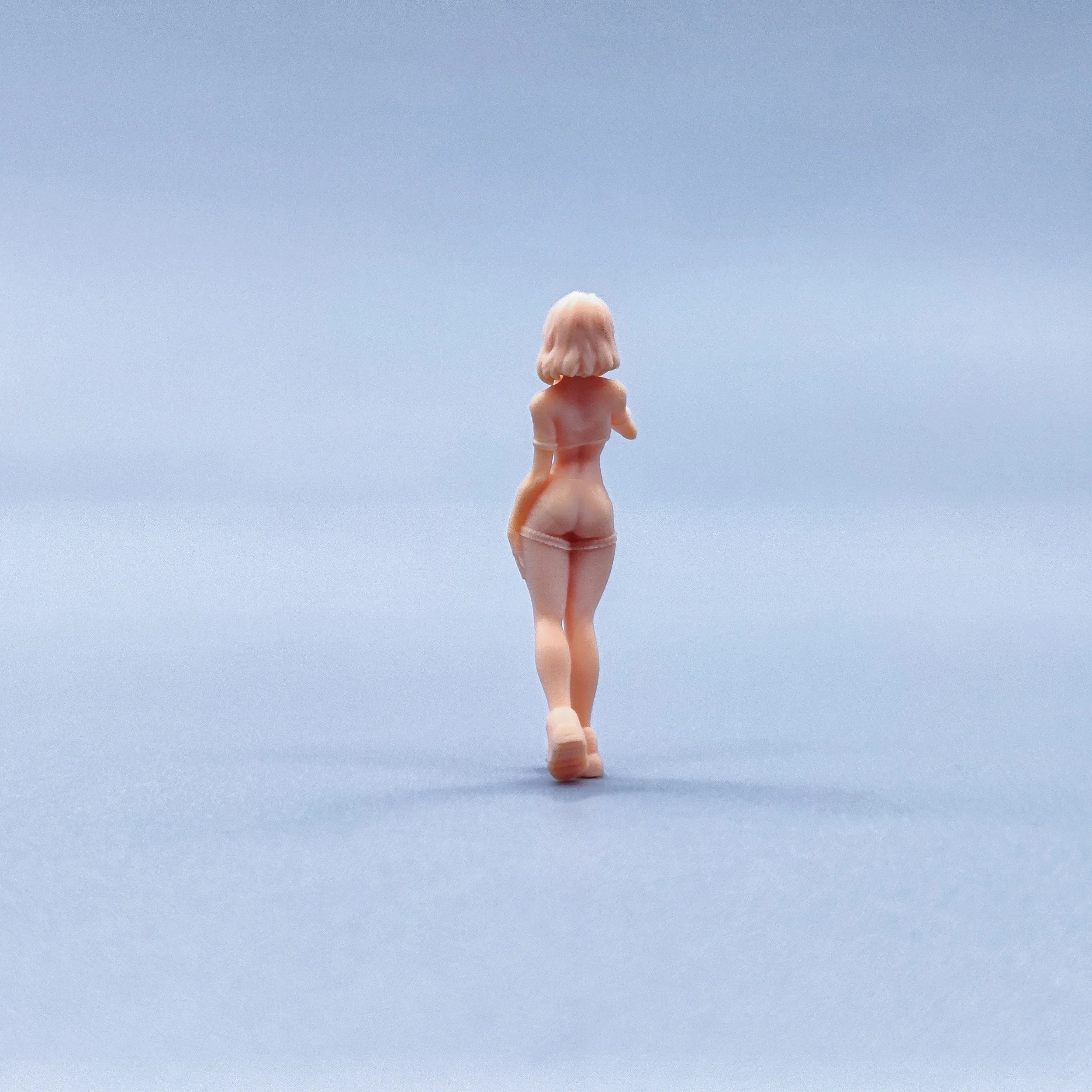 1/64 1/43 Figuren Maßstab Modell Harz Trinken Milch Tee Walking Girl Ungefärbte Miniaturen Diorama Handbemalt W336