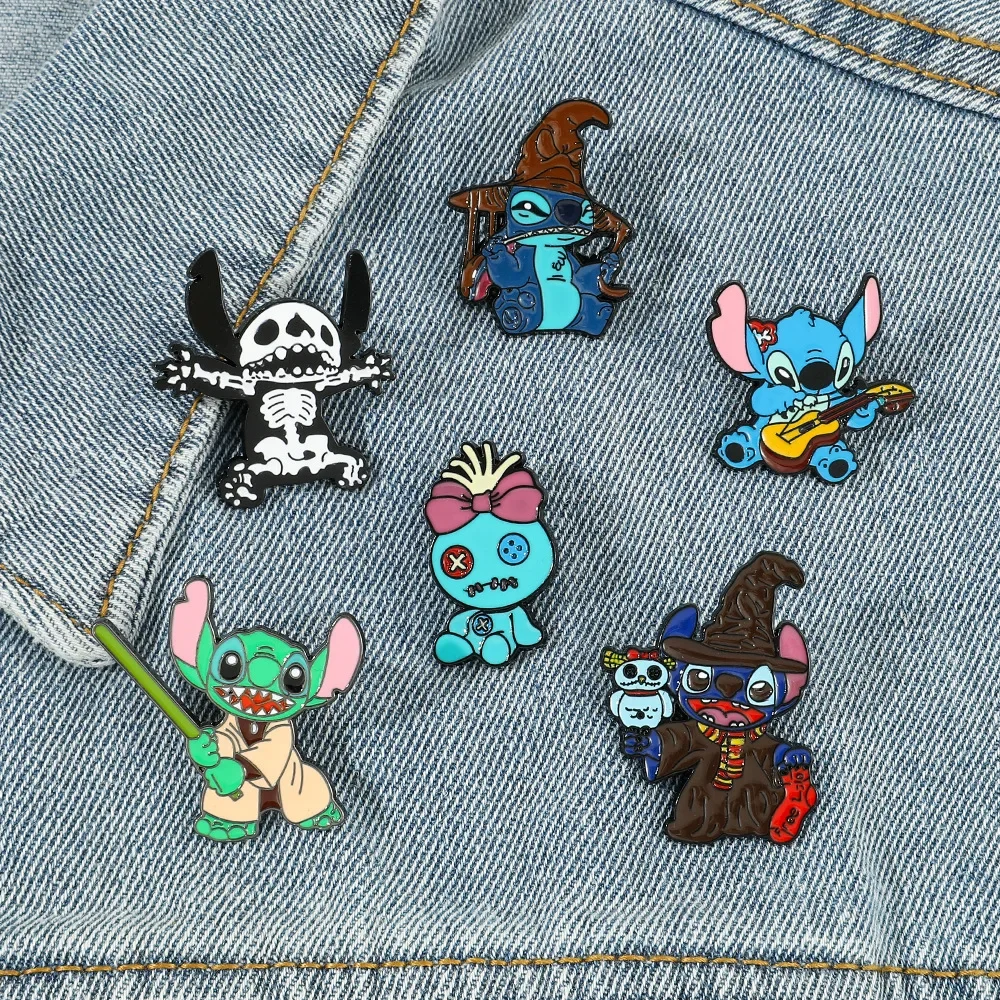 Disney-Alfileres esmaltados de Stitch, broche de monstruo alienígena azul, insignia de iconos de dibujos animados para bolsos, Pin de solapa de cuello de mezclilla, regalo de joyería