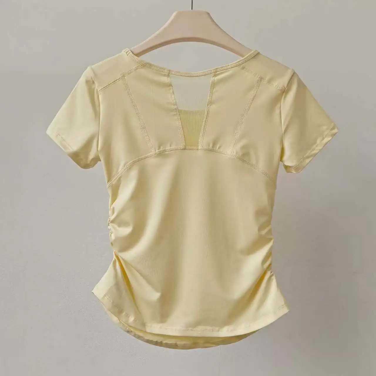 Mesh-Stitching Yoga-Bekleidung Kurzärmeliges Sommer-Slim-Fit Schnelltrocknendes Atmungsaktives Fitness-Oberteil Lauf-Trainings-Sport-T-Shirt – Detail 5