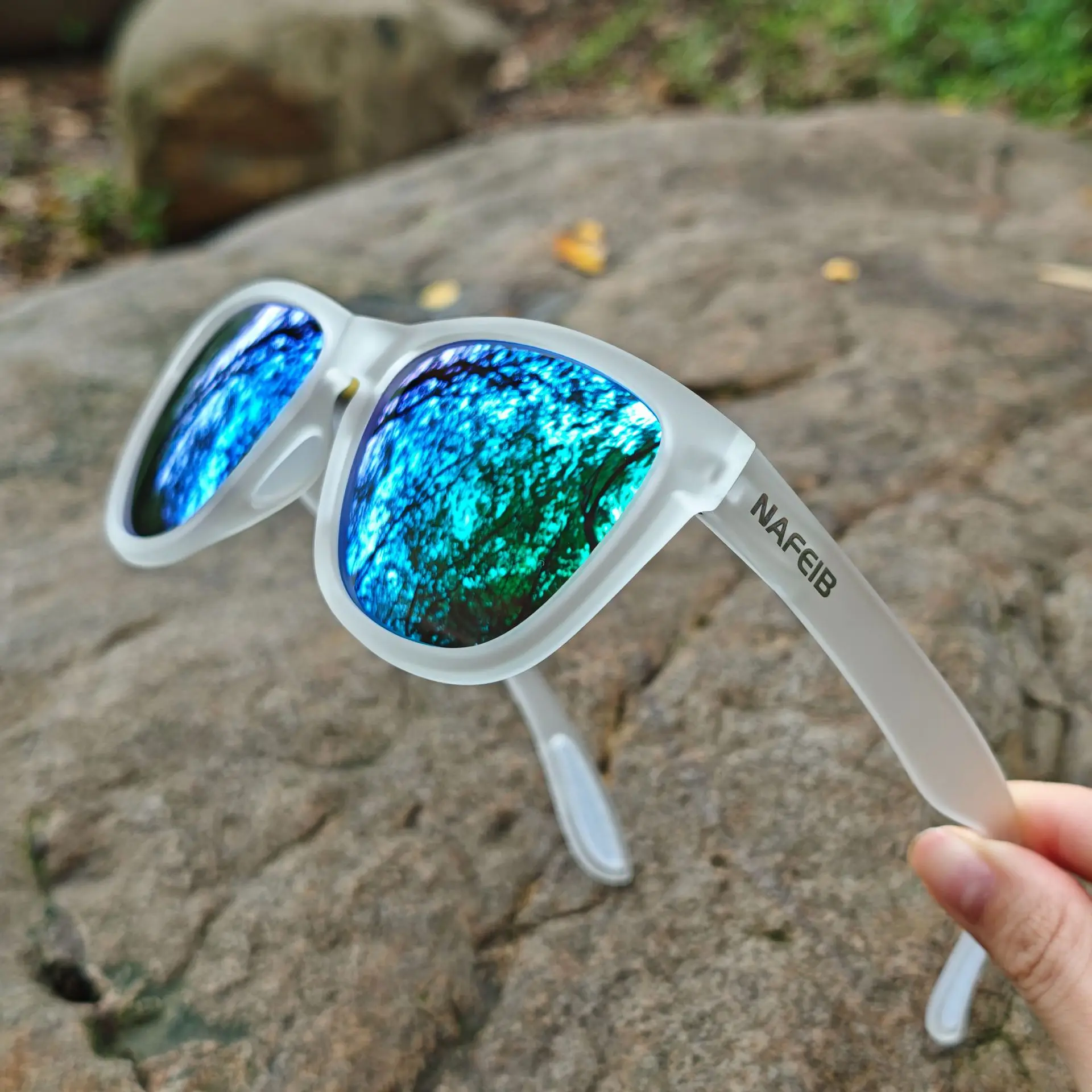 

Premium Polarized Sunglasses - High Elastic Paint, Ultra Comfortable TR Frame, Street Style, Unisex Classic Aviator