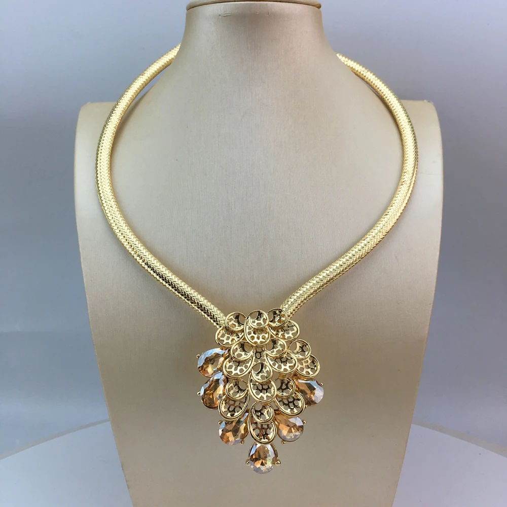 Luxury Design Gold Color Jewelry Set For Women Quality Trending Necklace Earrings Bracelet And Ring Wedding Party FHK19487