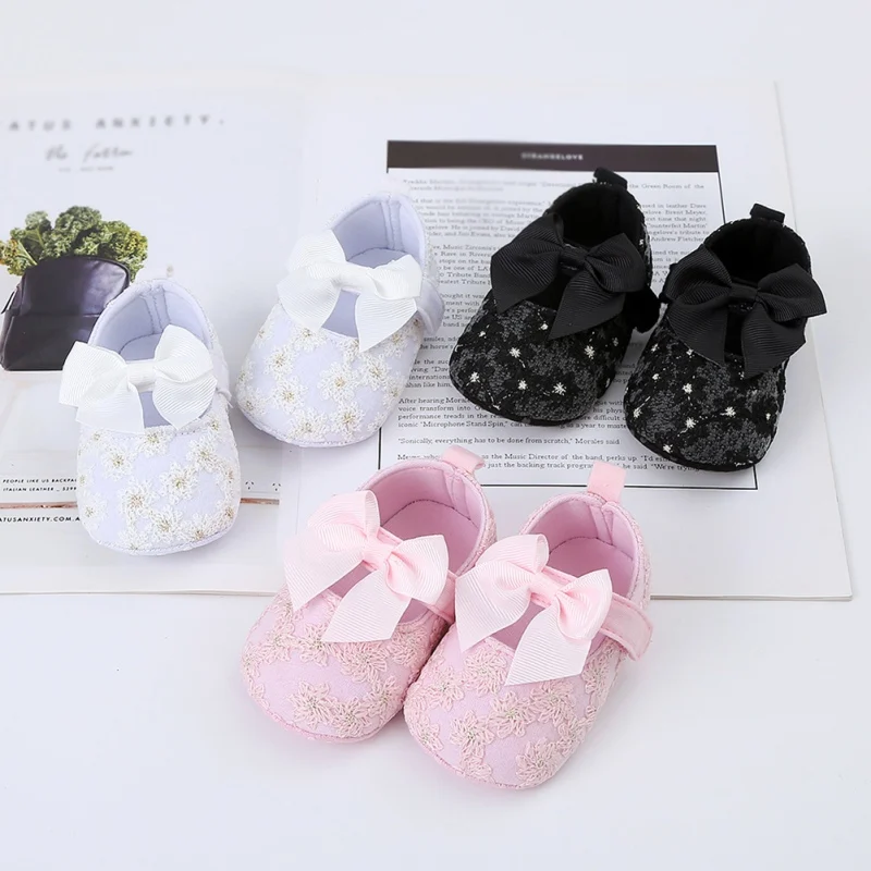 

Летняя обувь для новорожденных девочек 0-18 месяцев, мягкая нескользящая обувь с вышивкой, с бантом, для начинающих ходить, для принцесс