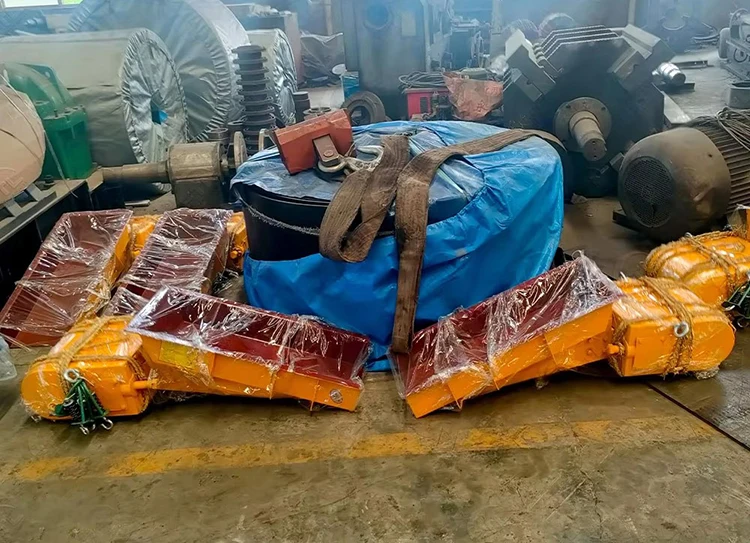 China Manufacturer GZ Series Small Mini Electro Magnetic Vibrating Feeder for Raymond Mill and Ball Mill