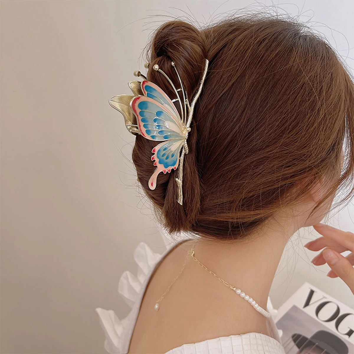 

Chic Butterfly Shark Hair Clip 10cm - Metal Hair Claw for Women Girls, Strong Grip Hairpin for Party Wedding Daily Style