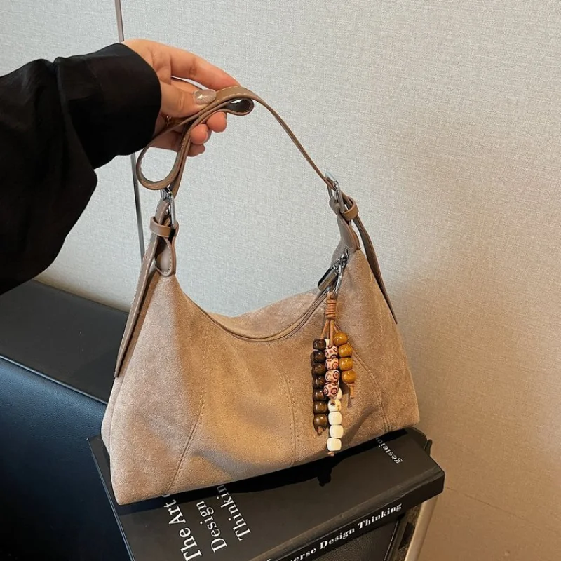 

Timeless Shoulder Bag Handbags For Ladies Premium Leather Material Durable Construction And Fashionable Appeal